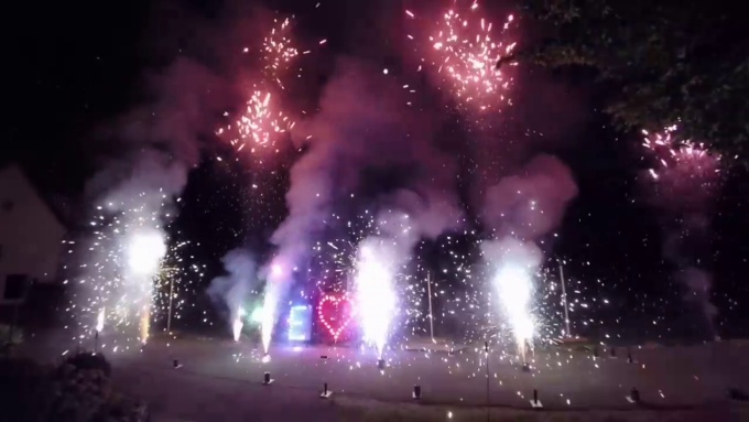 Hochzeitsfeuerwerk 2015 auf der Maisenburg