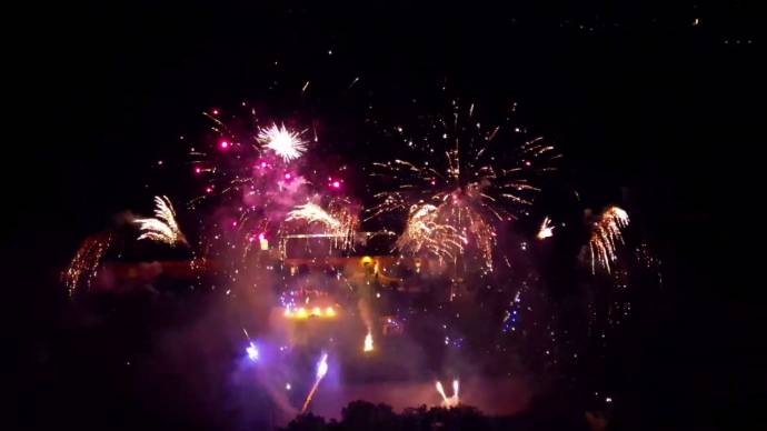 Hochzeitsfeuerwerk als Pyro-Musical bei Magical Homes in Heroldstadt